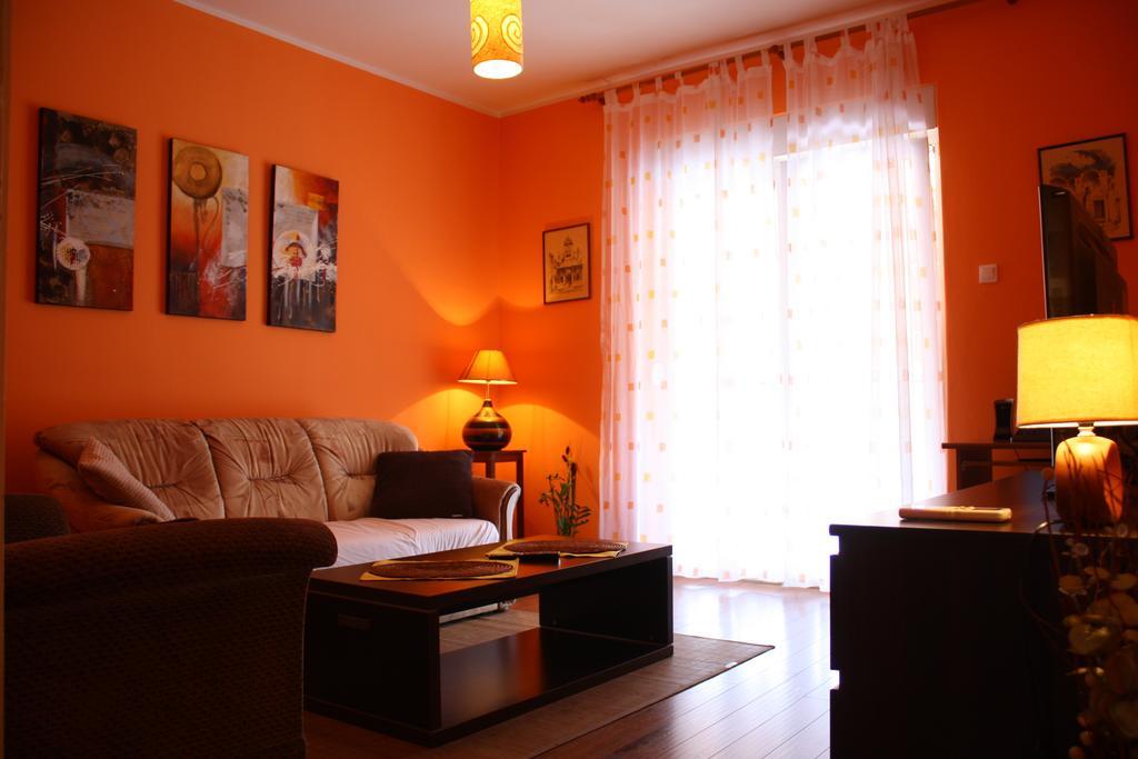 Sendy Apartament *