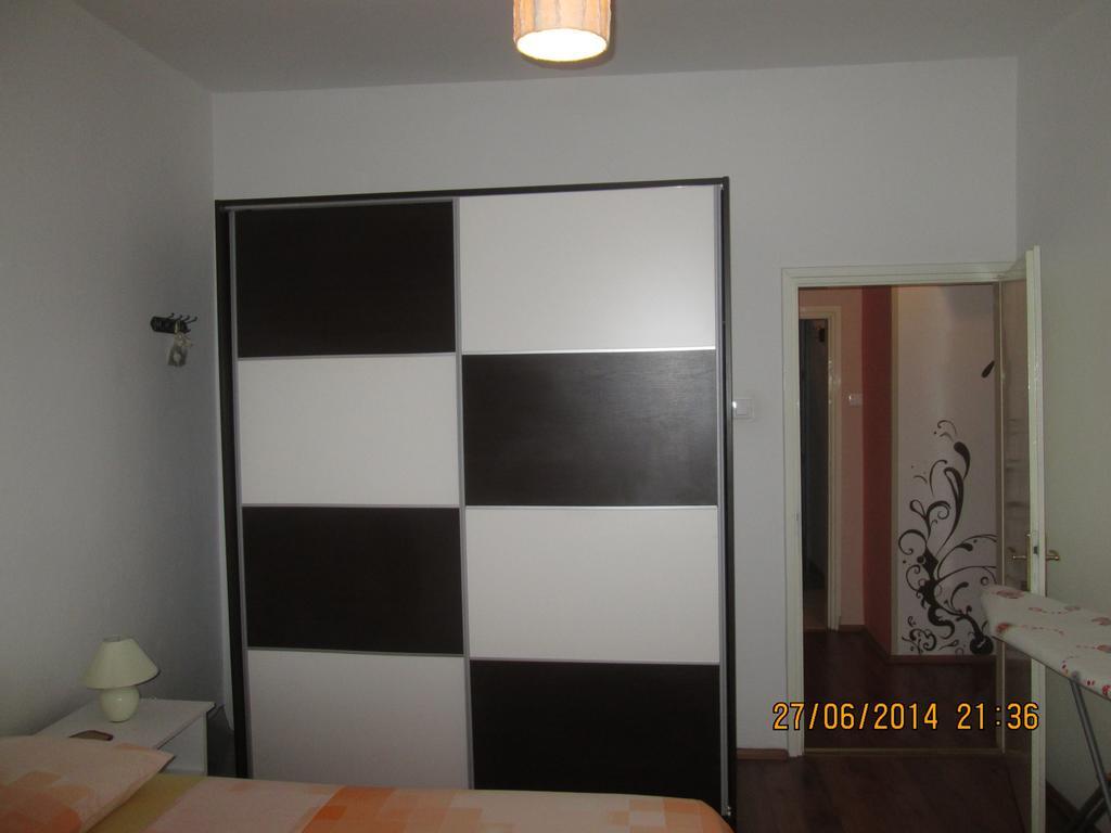 Sendy Apartament *